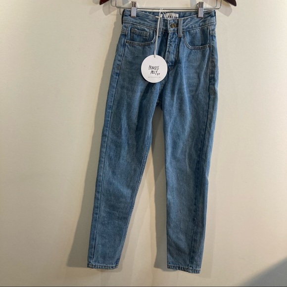 PRINCESS POLY SZ 0 Lioness High Rise Gemini Mom Light Mid Wash Jeans NWT - Picture 1 of 6
